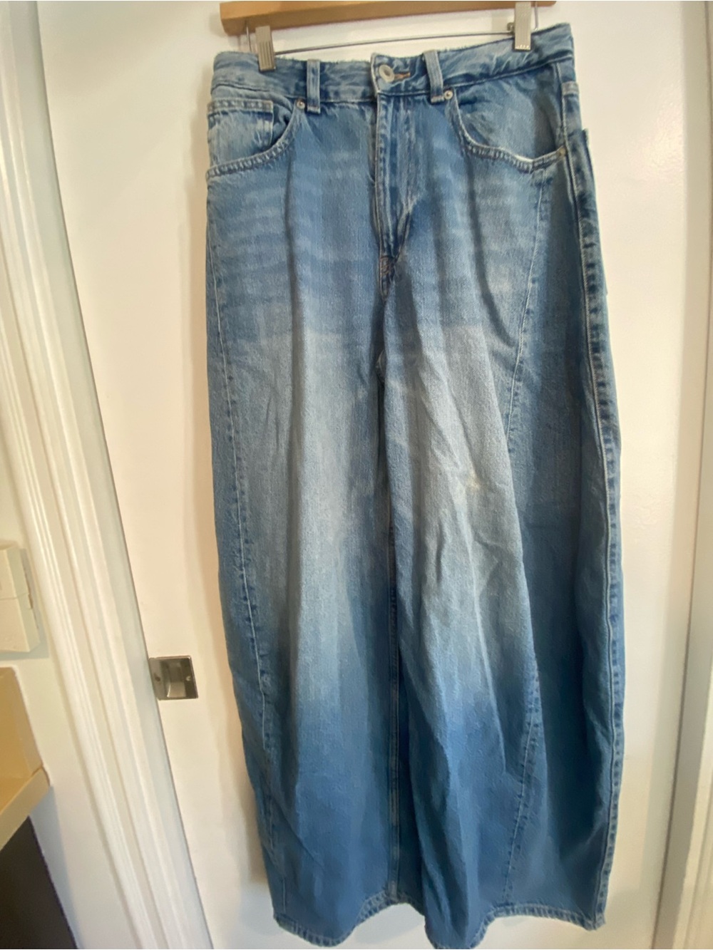 Zara High-Rise Wide Leg Jeans in Light Blue Woman’s Size 4